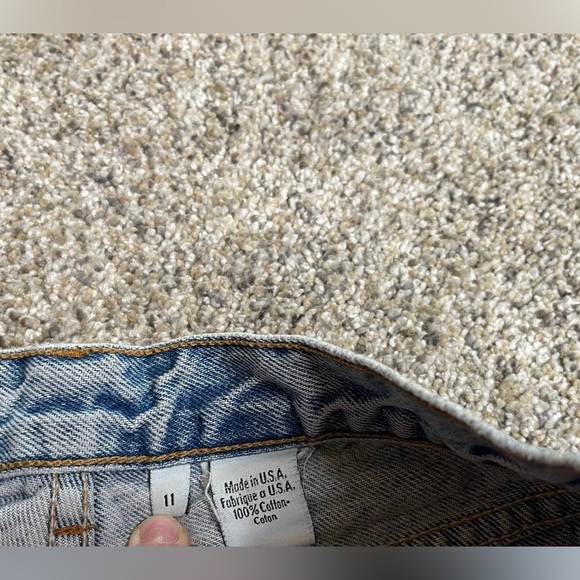 Calvin Klein Vintage 90s Light Wash Raw Hem Cutoff Denim Jean Shorts Size 11 USA - Picture 3 of 3